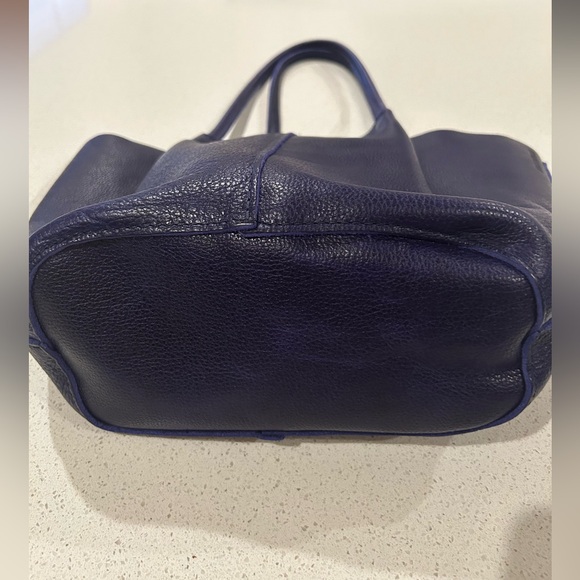 Portland Leather Almost Perfect Devan Large Tote in Cobalt Pebbled Leather - Picture 2 of 9